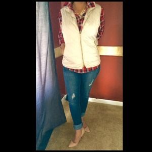 NWT - Light quilted vest - zipper front