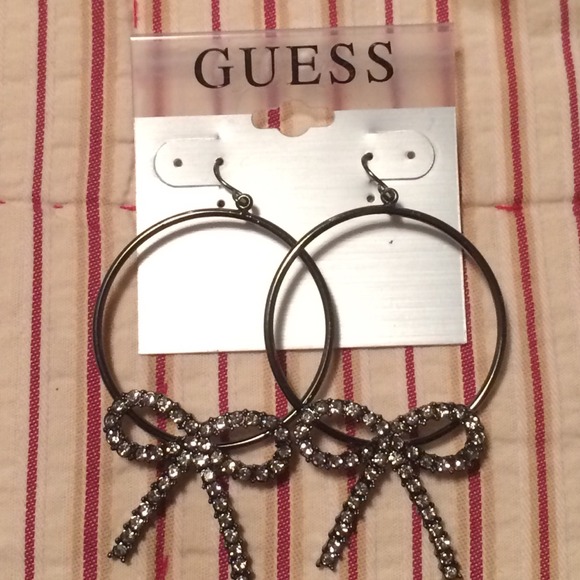 Guess Earrings - Picture 1 of 1