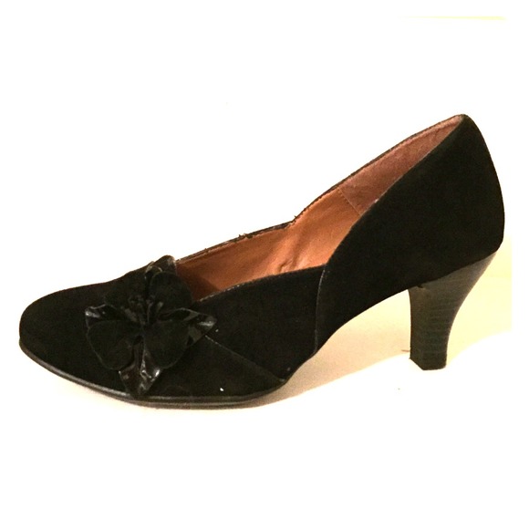 ⬇️Reduced! Black suede "söfft" 7 1/2 pumps💜