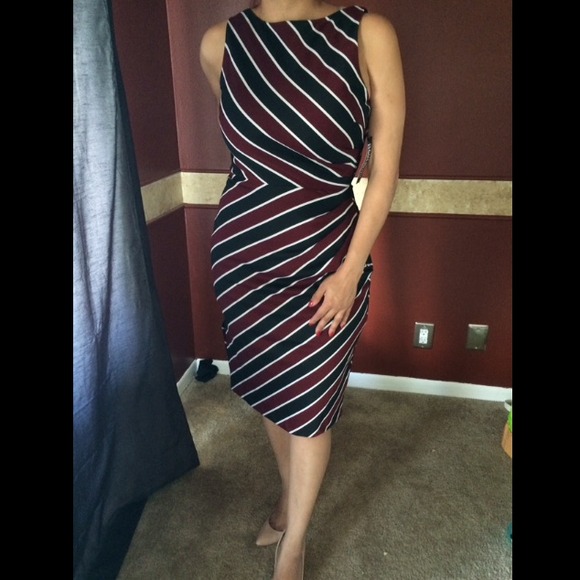 🎀NWT Knee length striped fitted dress.🎀
