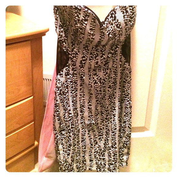 Bebe dress