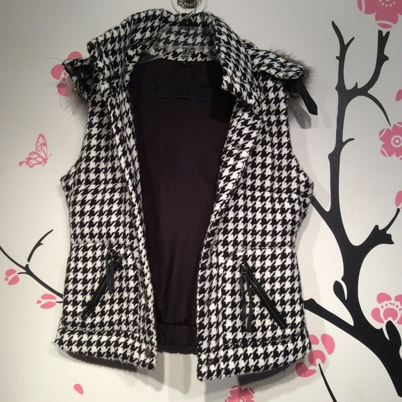 💖Cute💖 Vest  White & Black b.b.dakota