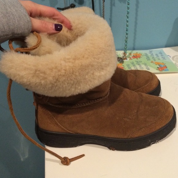 Chestnut uggs