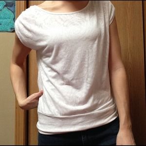 Shirt sleeve shirt with ruched sleeves