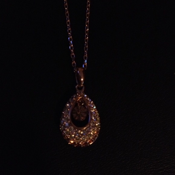 Dew Drop Pendant Gold Toned  Necklace