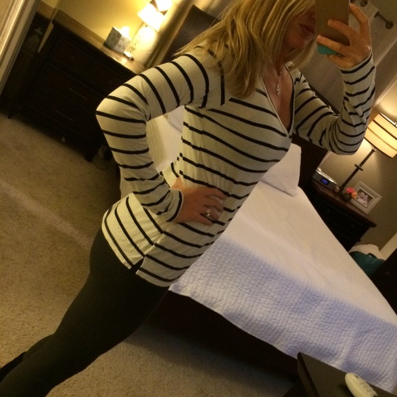BUNDLED White Long Sleeve Tee w Black Stripes - Picture 2 of 3
