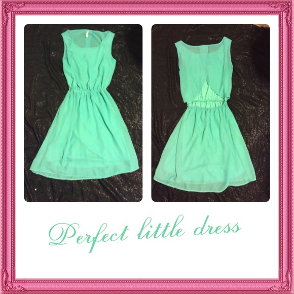 Dresses & Skirts - Dress