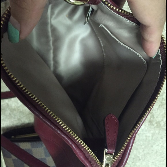 !SOLD ALREADY! Authentic Coach NewYork Crossbody - Picture 2 of 4