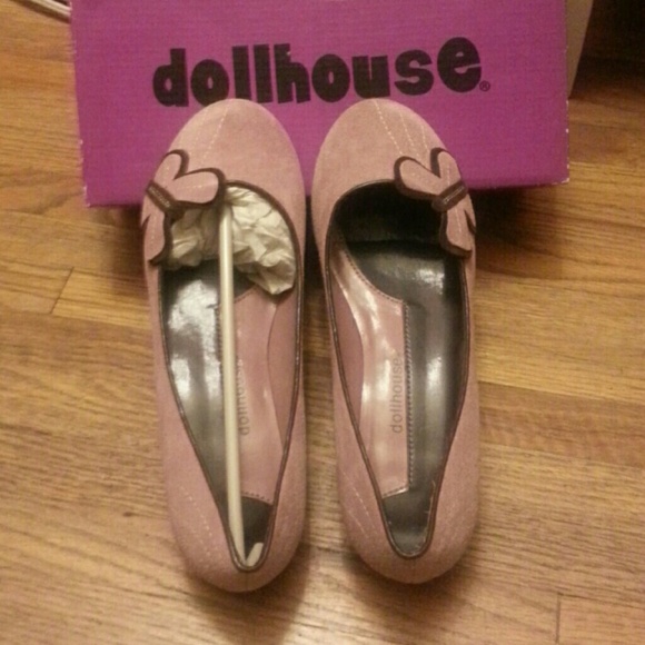 Dollhouse pump shoes kitten heels size 7.5 purple