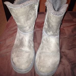bailey button grey UGGS