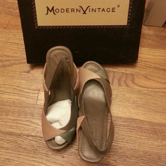 Modern vintage wedges sandal size 37.5