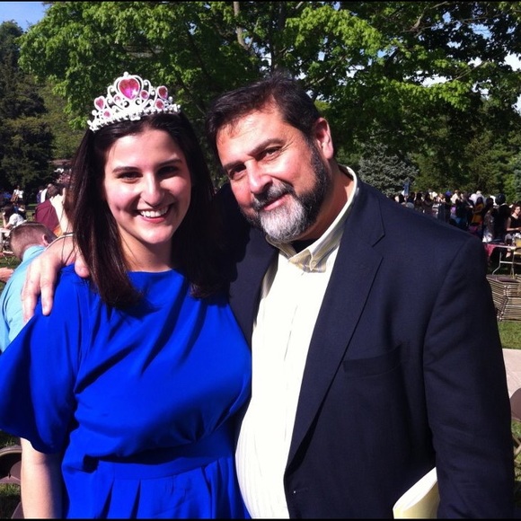 Hi, I'm Mary! Welcome to my closet! - Picture 4 of 4