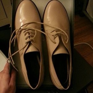 Brand new halogen oxford nude shoes sz 8
