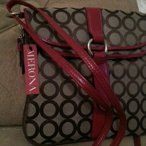 Stylish brown purse with red trim - Picture 4 of 4