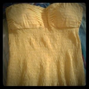 Strapless yellow shirt
