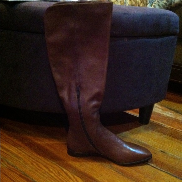 Vintage 70's Knee High Leather Boots🌸 - Picture 2 of 4