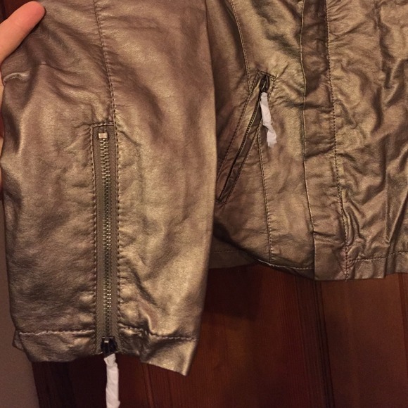 ✳️NWT✳️Forever 21+ Pewter Moto Jacket - Picture 3 of 4