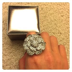 NWOT Ariella flower statement ring