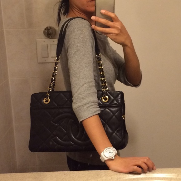 KEEPING FOR NOW - CHANEL Black Leather Quilted Bag - Picture 3 of 8