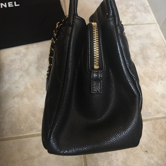 KEEPING FOR NOW - CHANEL Black Leather Quilted Bag - Picture 5 of 8