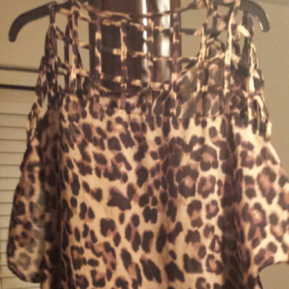 Leopard top