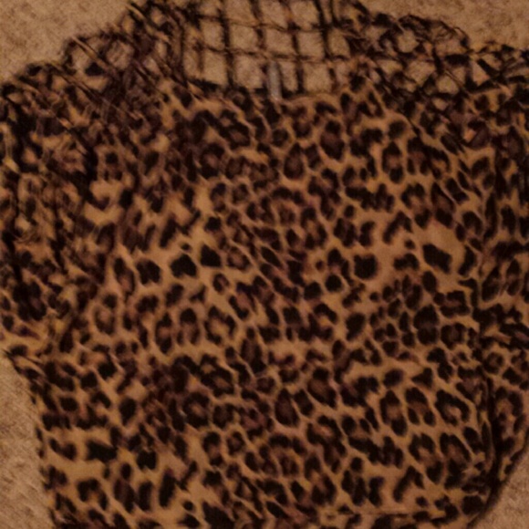 Leopard top - Picture 2 of 3