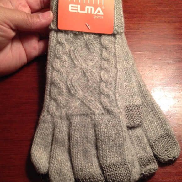 New wool grey gloves -one size/also in black