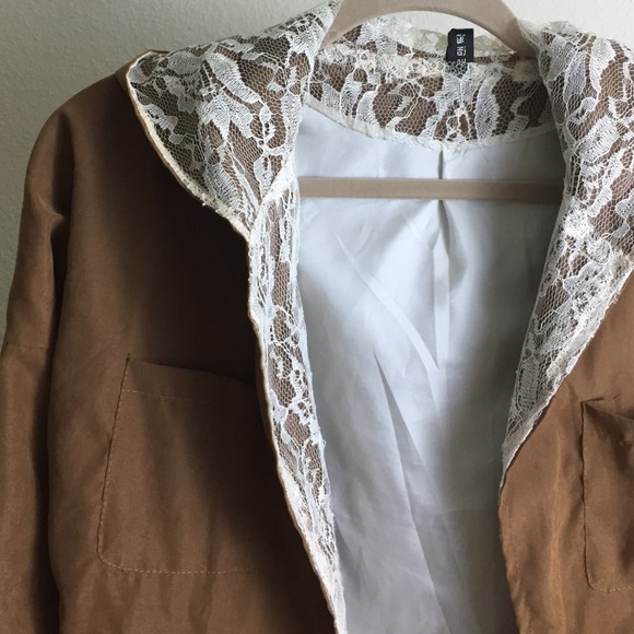 Fall trench coat - Picture 2 of 3