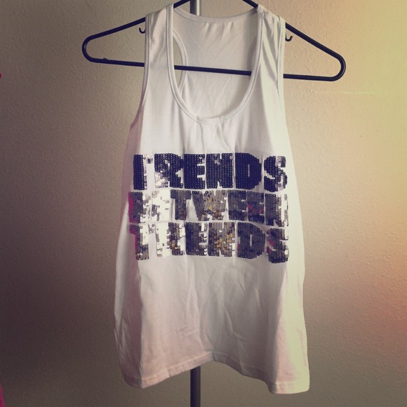 Basic top with glitter letter - Picture 1 of 2