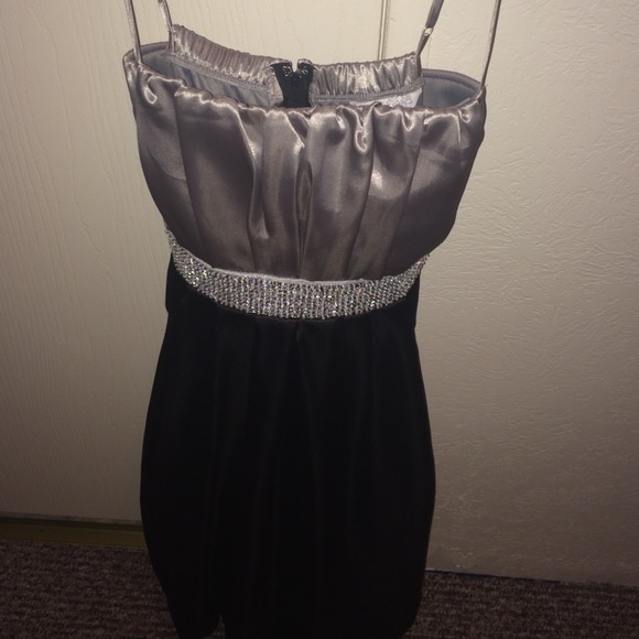 Silky pouf bottomed dress