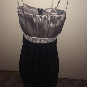 Silky pouf bottomed dress