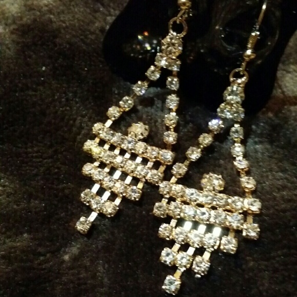 Earring - Picture 2 of 3