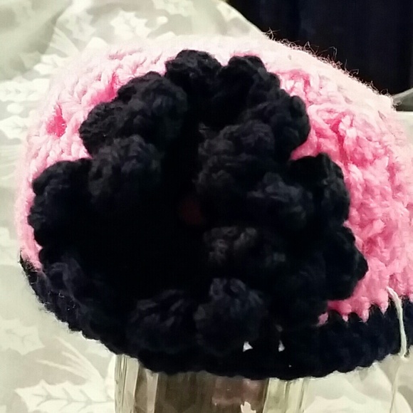 Handmade crocheted hat - Picture 2 of 2