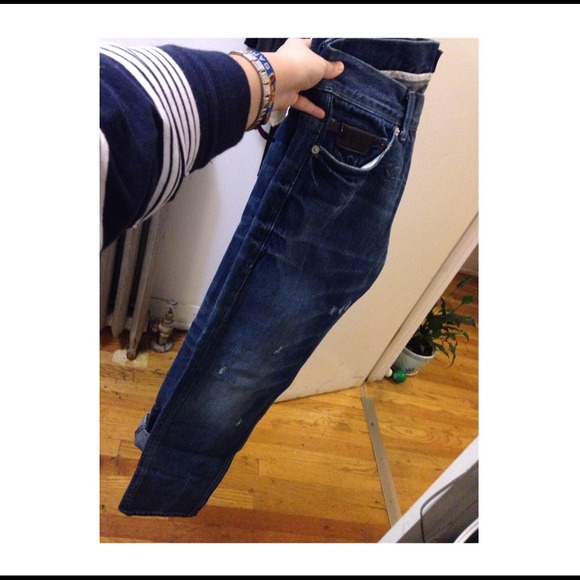 Jeans size 28