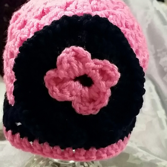 Handmade crocheted hat - Picture 2 of 3