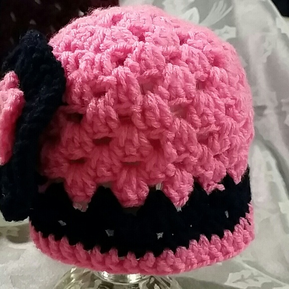 Handmade crocheted hat - Picture 3 of 3