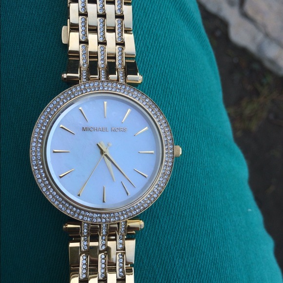 Gold MK watch - Picture 3 of 5