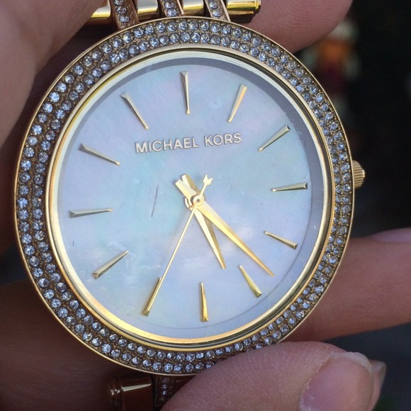 Gold MK watch - Picture 5 of 5