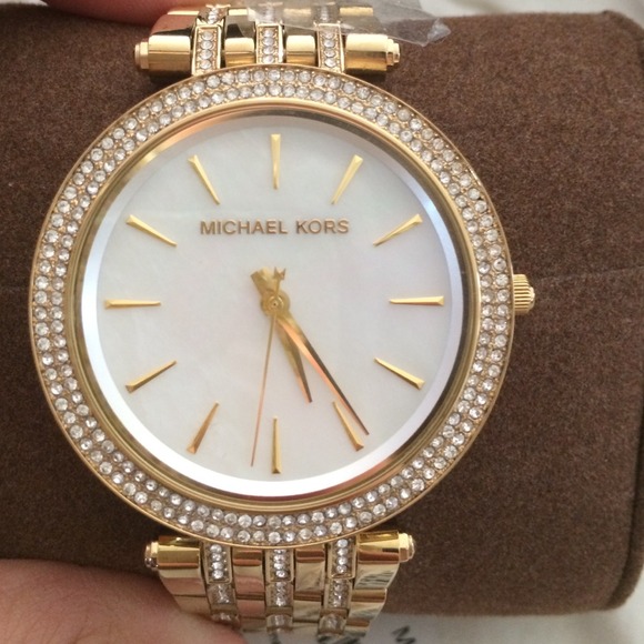 Gold MK watch - Picture 4 of 5