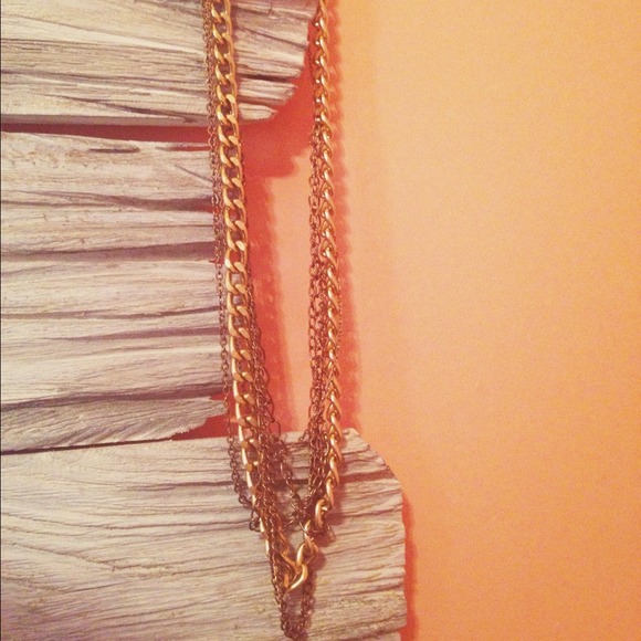Gold, chain link style necklace - Picture 1 of 1