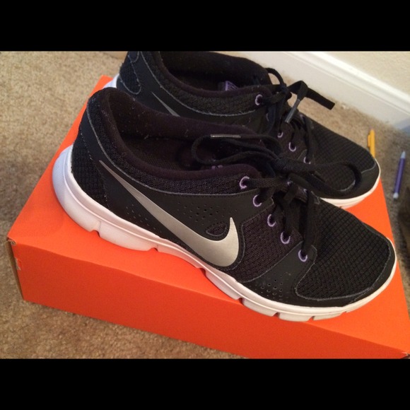 Black Nikes 8