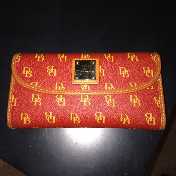 Dooney and Bourke wallet