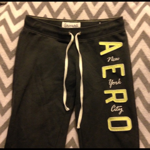 Aero crop capris!