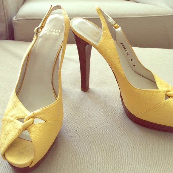 Stuart Weitzman Shoes - Stuart Weitzman peep toe heels