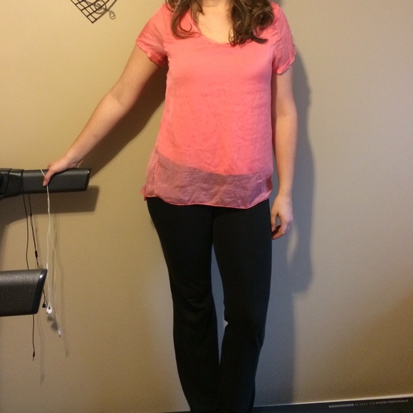 Pretty coral shirt - Picture 2 of 4