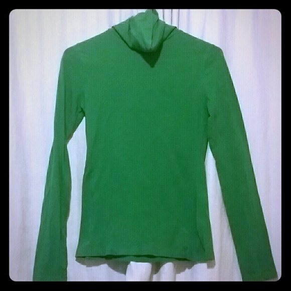 Green long sleeve turtle neck
