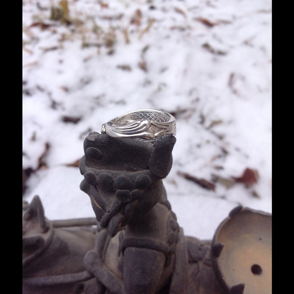Fish ring. Handcrafted from a vintage fork - Picture 3 of 7