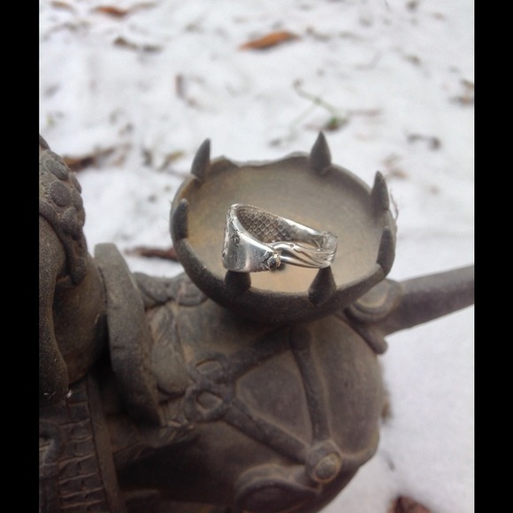 Fish ring. Handcrafted from a vintage fork - Picture 4 of 7