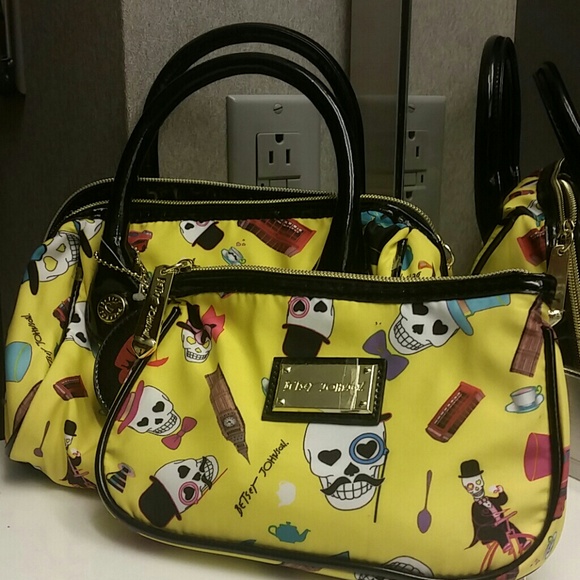 BETSEY JOHNSON NOT SMALL HANDBAG w/ MAKEUP POUCH - Picture 2 of 2