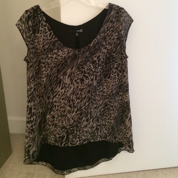 The Addison story printed XS top